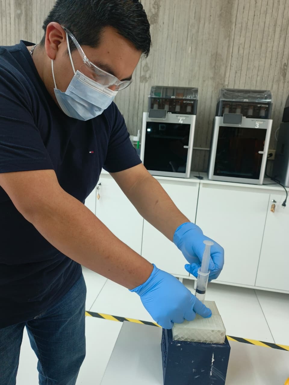 Manual molding with plaster and paraffin